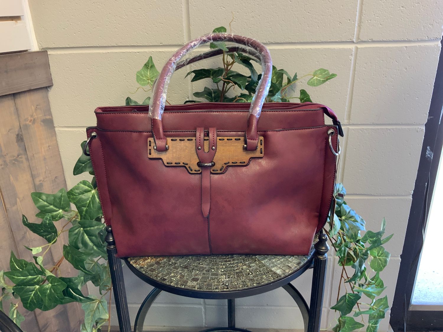 UNIQUE WEST BURGANDY LEATHER PURSE, Style: 862 BUR