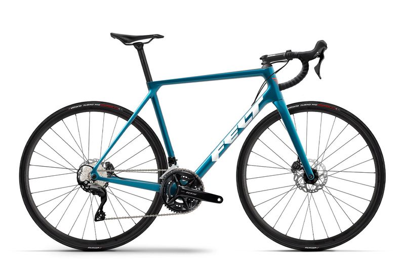 FELT FR ADV 105 24s 56cm | Matte Bay Blue / Lightning White