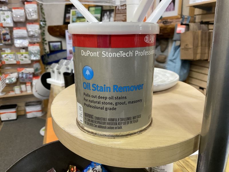 StoneTech Oil Stain Remover 1 pt