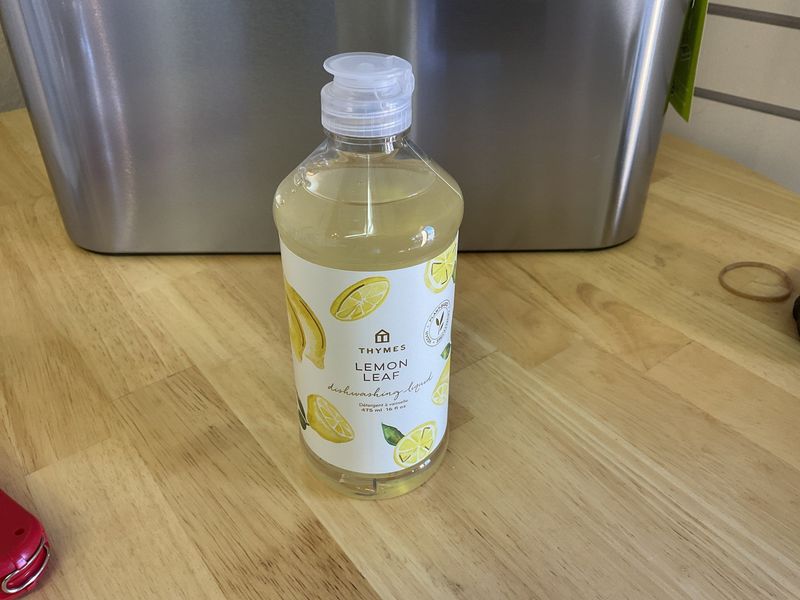 Thymes lemon leaf dishwashing liquid 16 oz