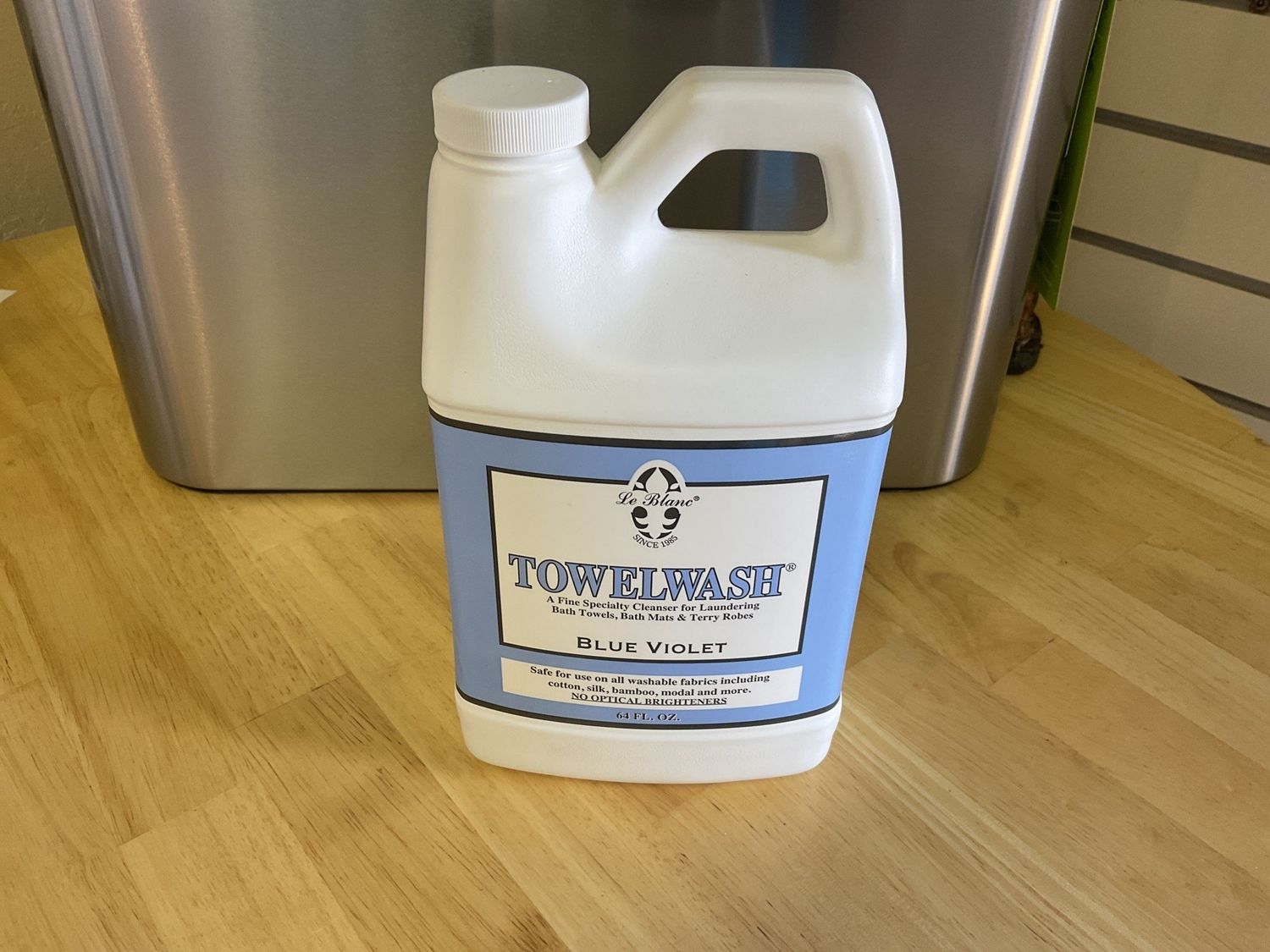 Le Blanc Towelwash Blue Violet 64 oz