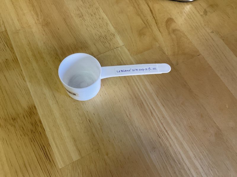 Le Blanc 1/4 Cup 2 oz