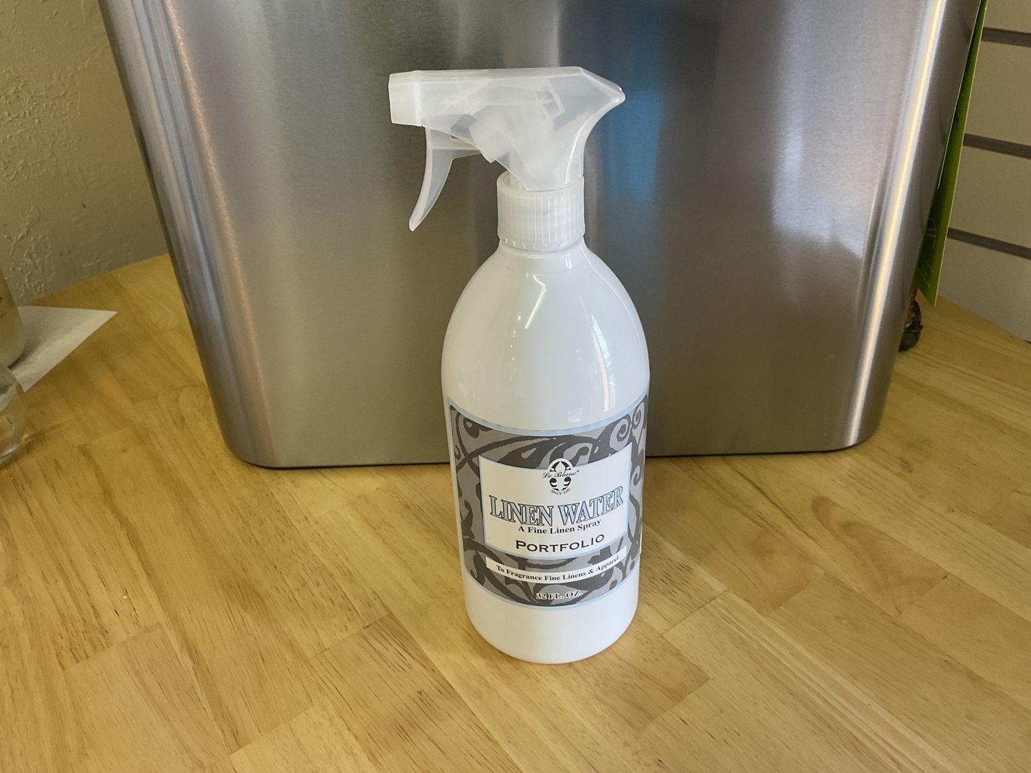 Le Blanc Linen Water Portfolio 32 oz