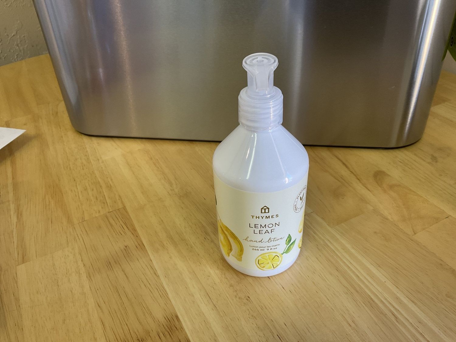 Thymes lemon leaf hand lotion 9 oz