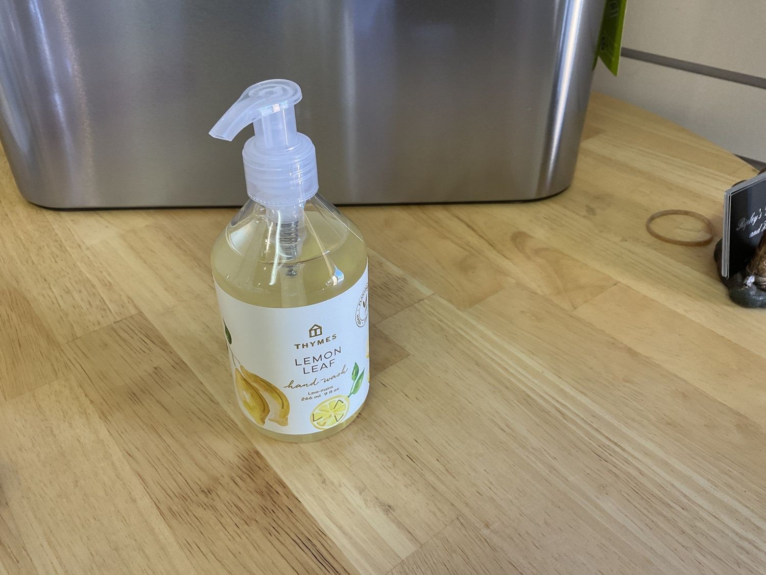 Thymes lemon leaf hand wash 9 oz