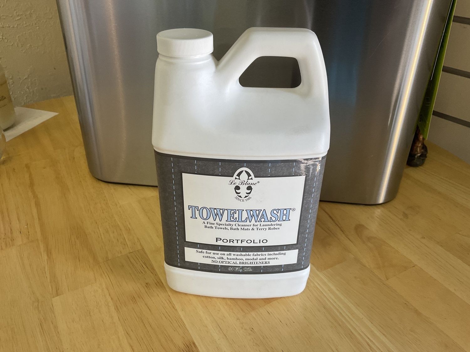 Le Blanc Towelwash Portfolio 64 oz