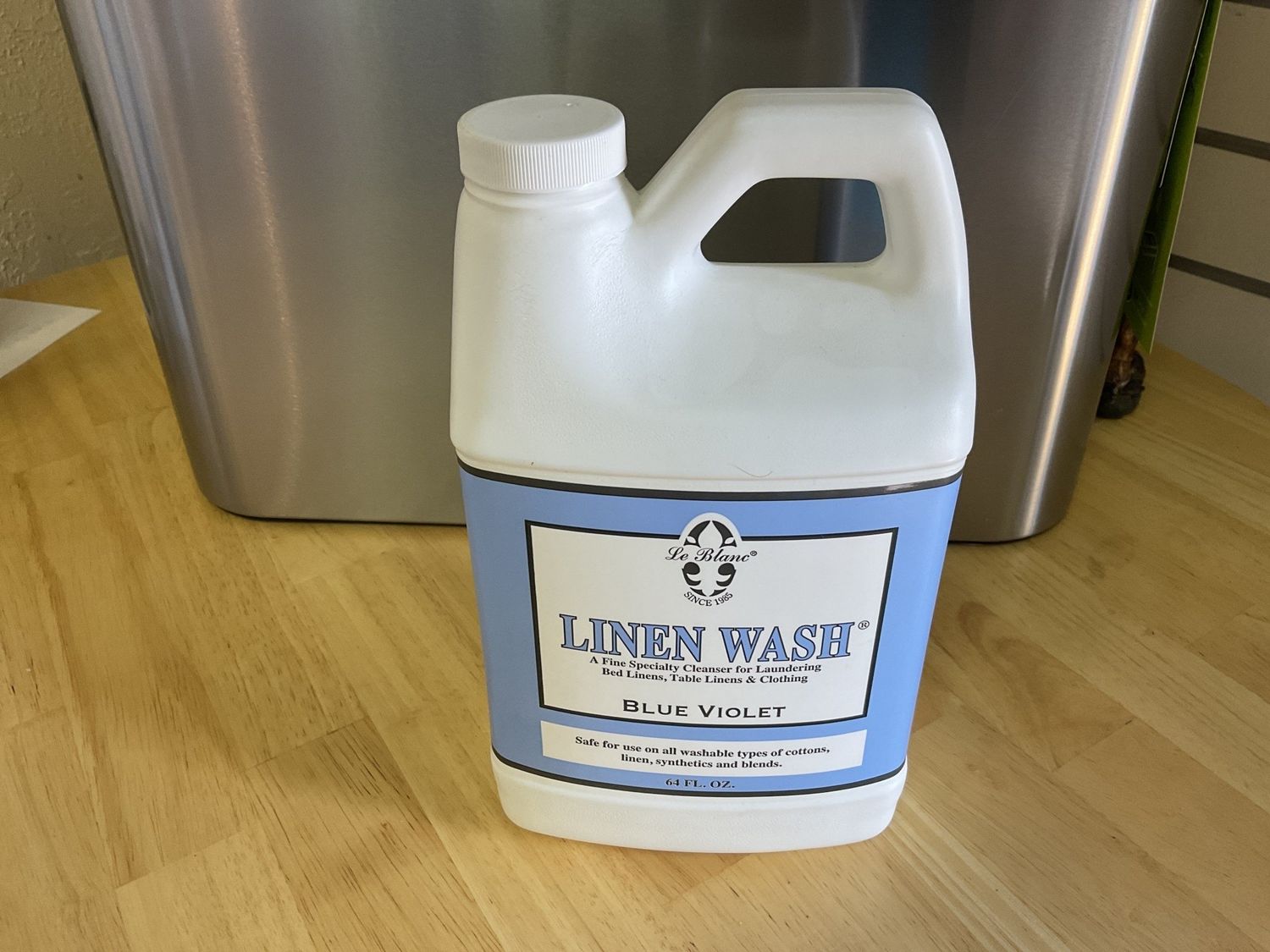 Le Blanc Linen Wash Blue Violet 64 oz