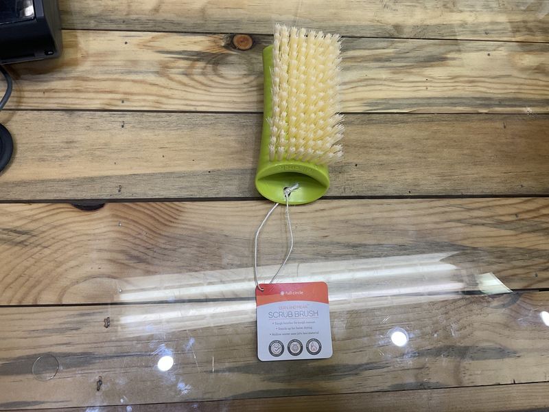 Full circle Lean And Mean Scrub Brush