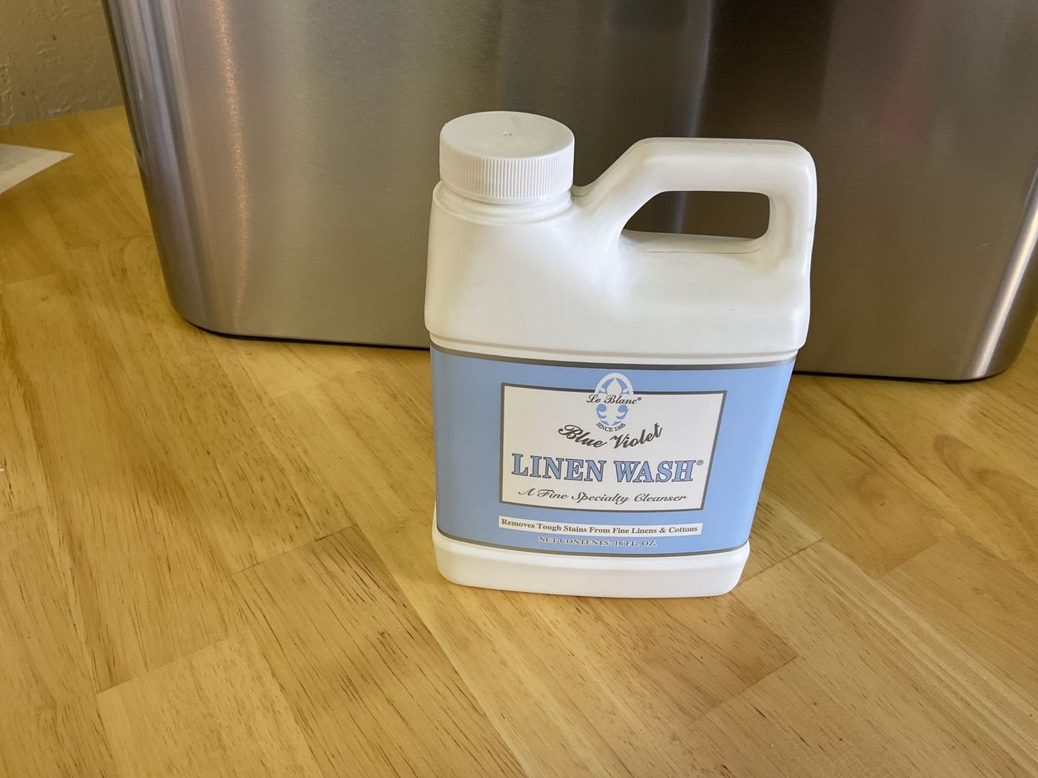 Le Blanc Linen Wash blue violet 16 oz