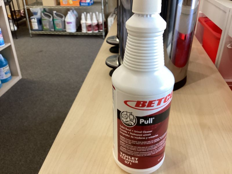 BETCO Pull toilet cleaner 071. 32 oz