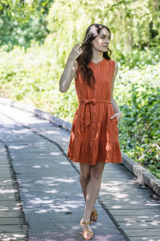 PD-16514 sleeveless button front dress w/tie and pockets