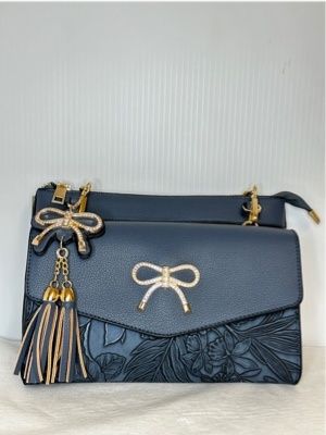 TO625B crossbody purse w/detachable clutch