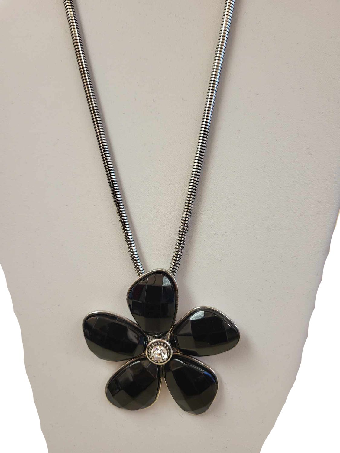 N2-13597BK flower necklace