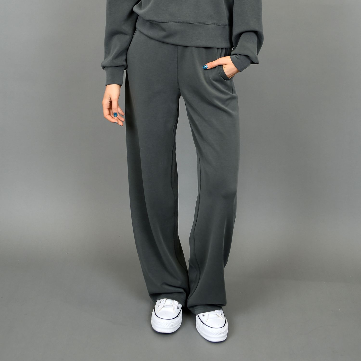 38T027SX2 ladies pull on wide leg pant/ second skin