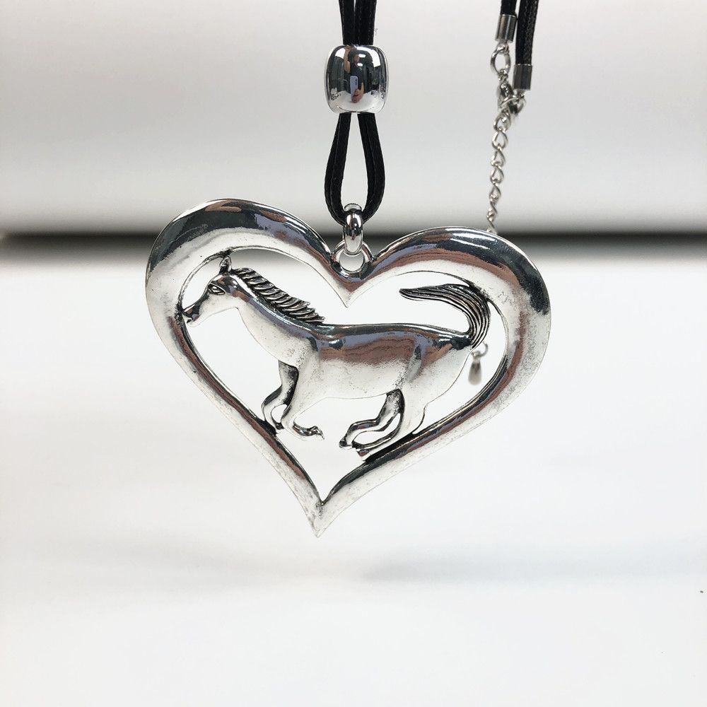 NL060-A1052  Leather rope necklace w/heart and horse