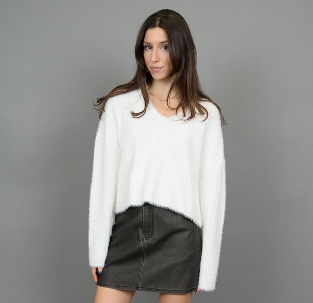 76S379S Ladies long sleeve v-neck pullover sweater
