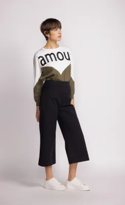 PA-41198F24BK Ladies goucho pant w/back pockets and side zip entry