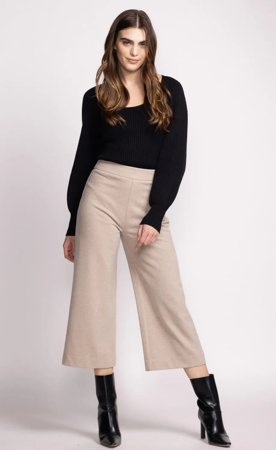 PA-41198F24BE Ladies goucho pant w/back pockets and side zip entry