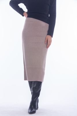 91961 Ladies 3/4 length ribbed stretch skirt