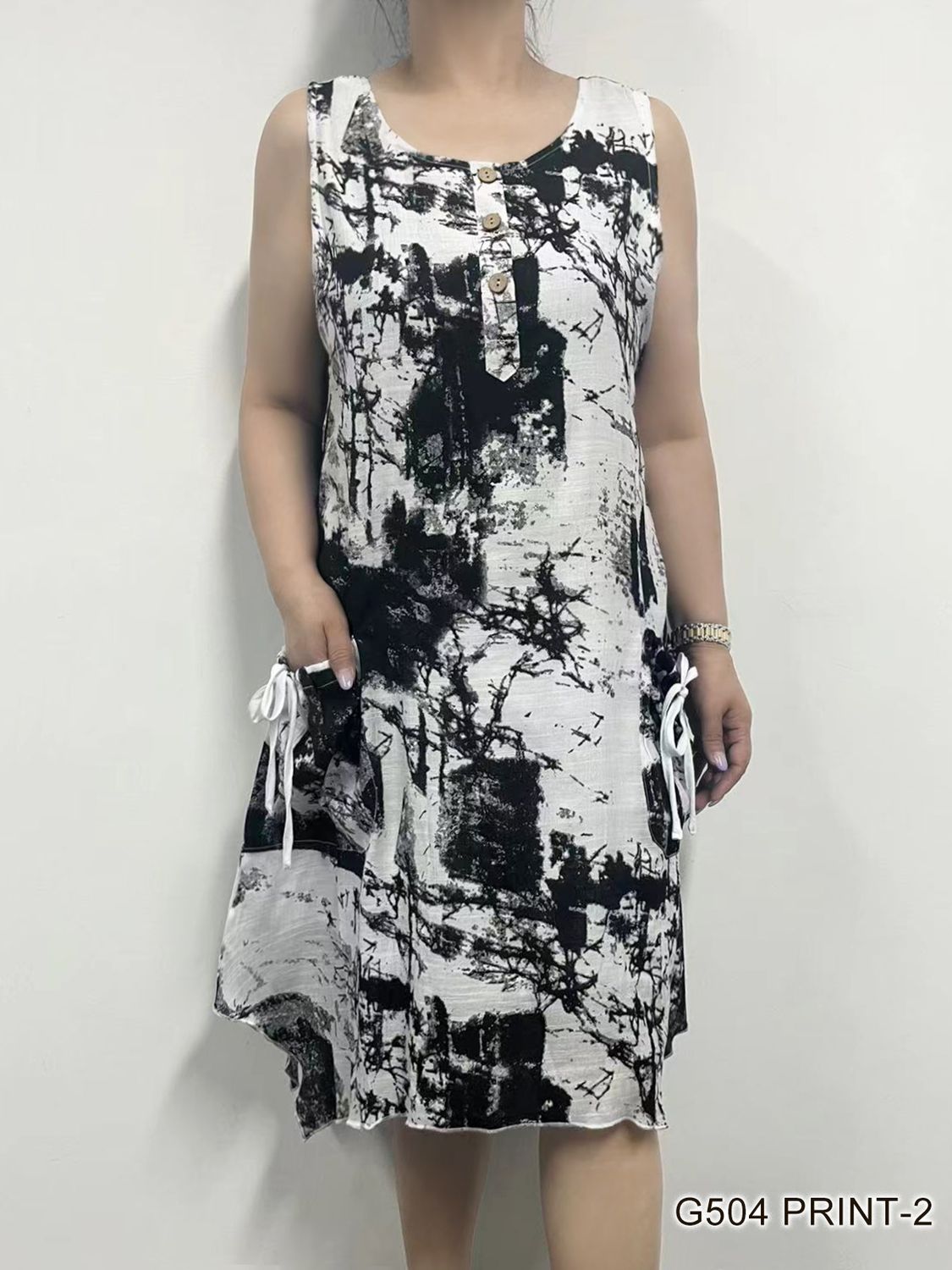 G504 Sleeveless print dress w/front pockets