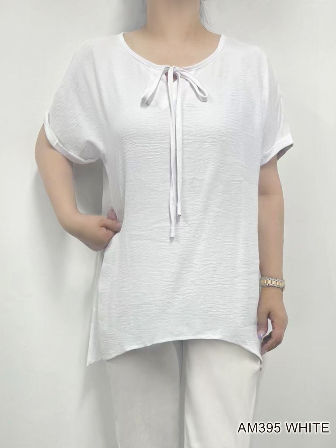AM395 flowy short sleeve top w/tie neck