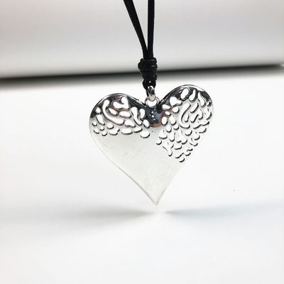NL060-A1043 Leather rope necklace w/heart