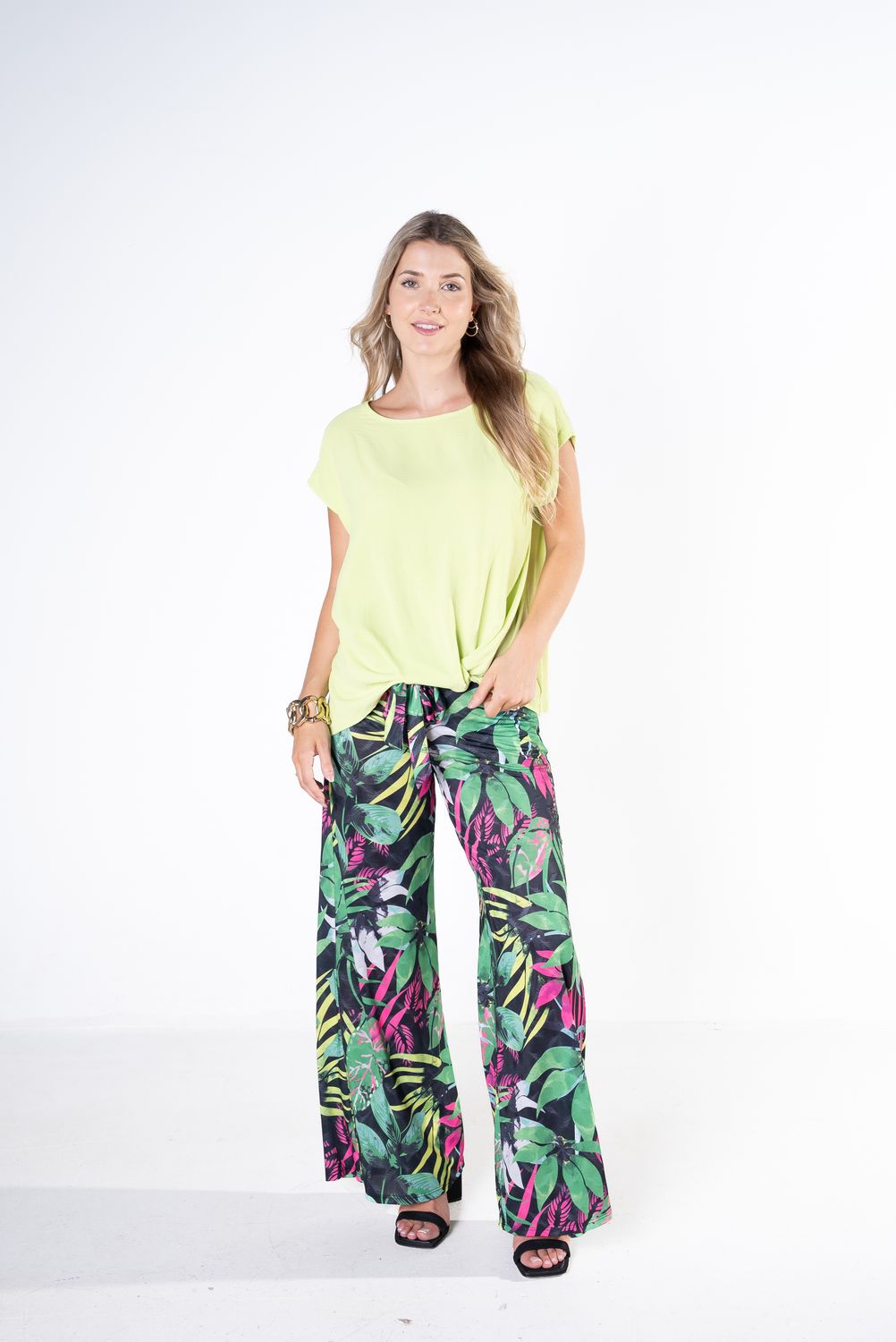 3300 Knot waist top