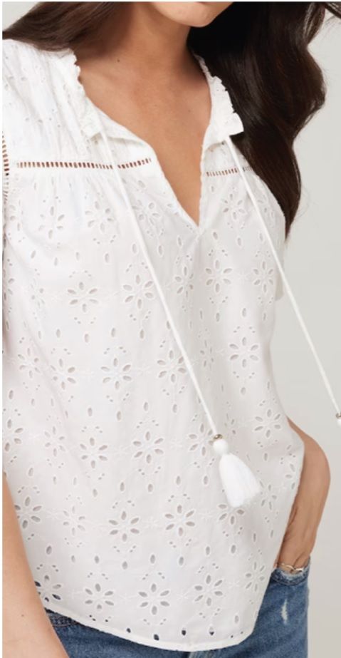 MOO4214 Cap sleeve eyet lined blouse