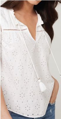 MOO4214 Cap sleeve eyet lined blouse