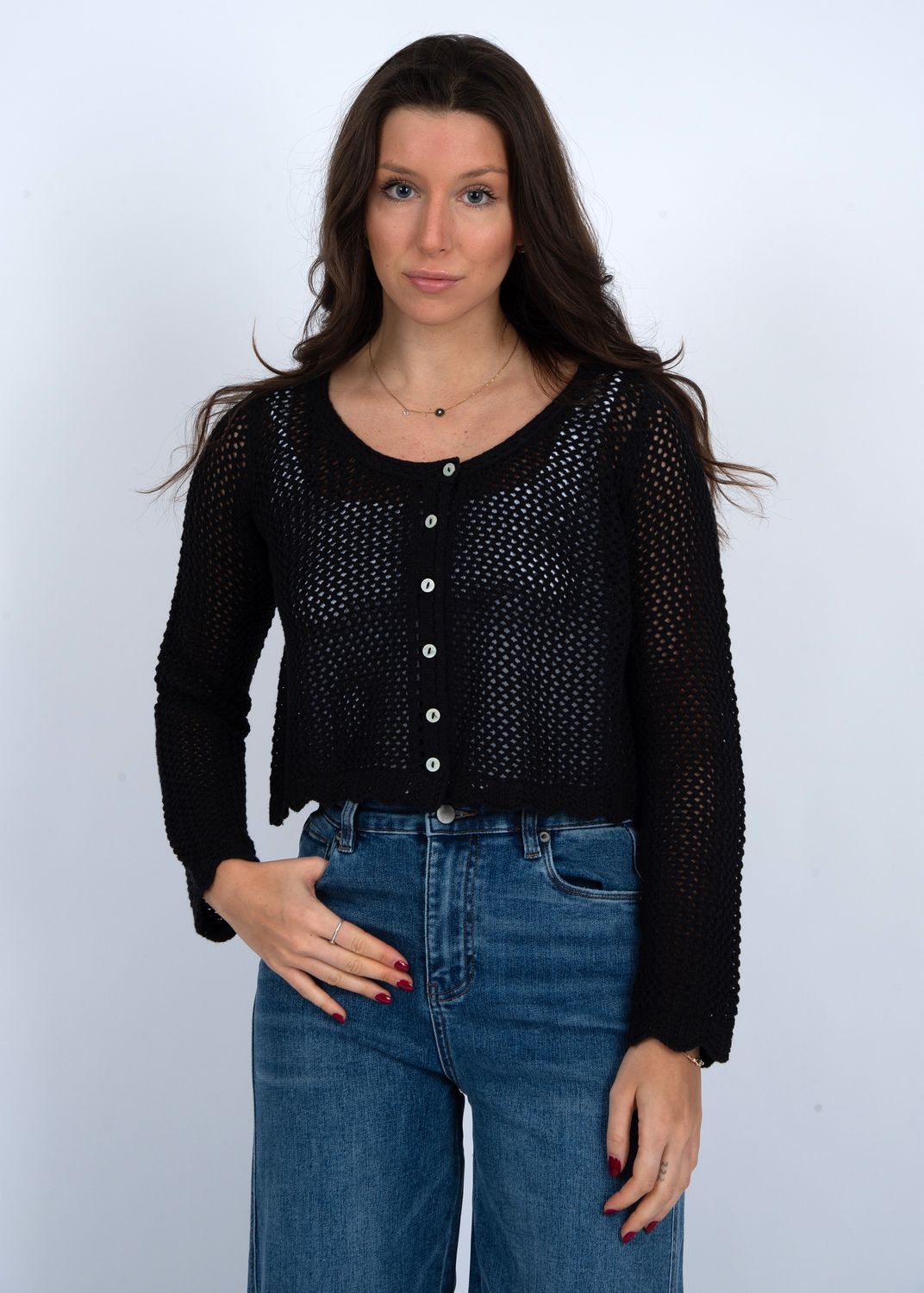 56S107S Long sleeve scoop neck pullover sweater w/button detail