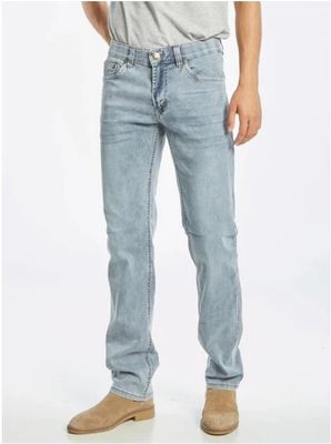 3641-7186-90 Low waist straight leg, slightly tapered classic fit jean