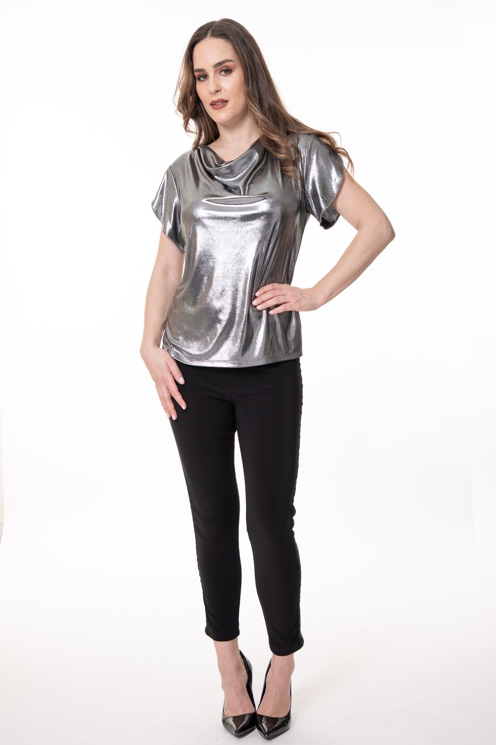 8752 Ladies short sleeve scoop neck holiday top