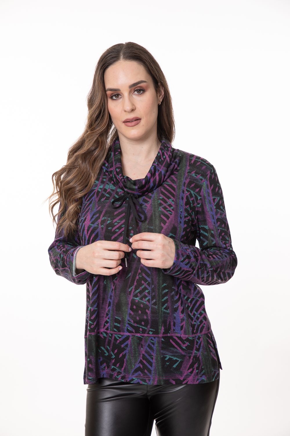 8712 Ladies long sleeve print top w/draw string neck