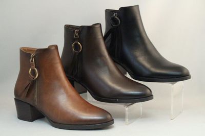 2157652 Ladies short boot w/inside zip, outside zip detail and 2 inch heel