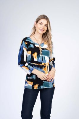 4251 Round neck printed 3/4 sleeve top