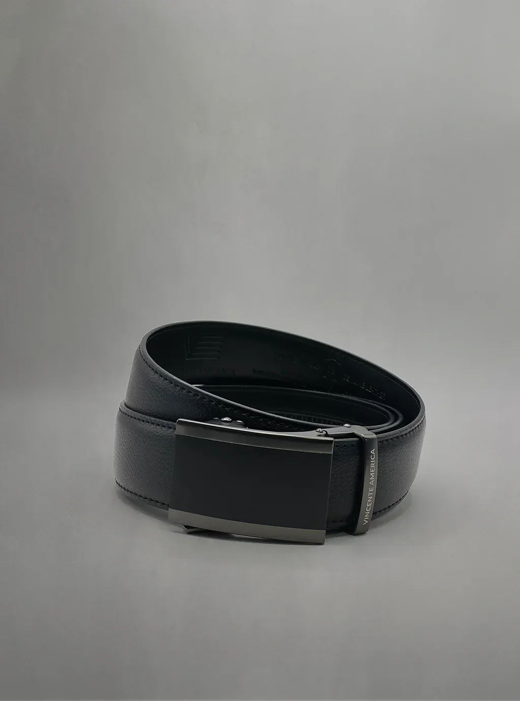 B75651 Men&#39;s belt w/ blk and silver buckle
