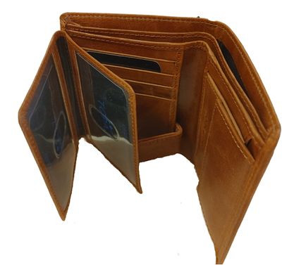 From Work to Weekend: Men’s Accessories That Elevate Any Outfit