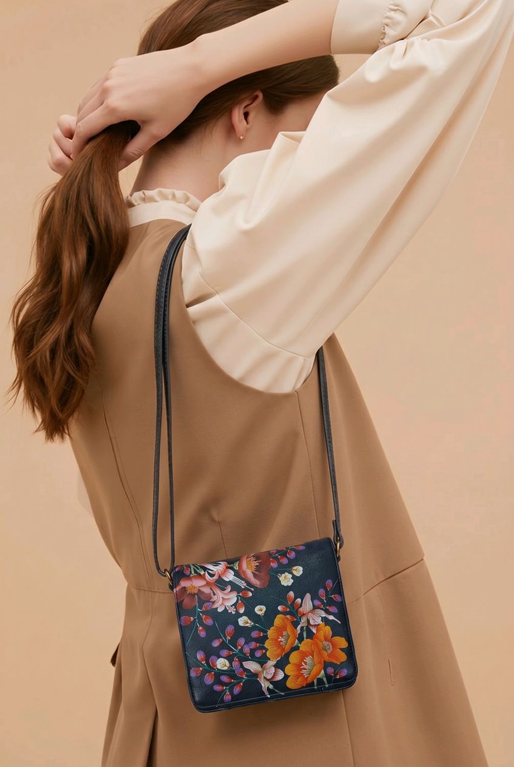 669 Anuschka messenger bag 