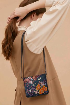 669 Anuschka messenger bag 