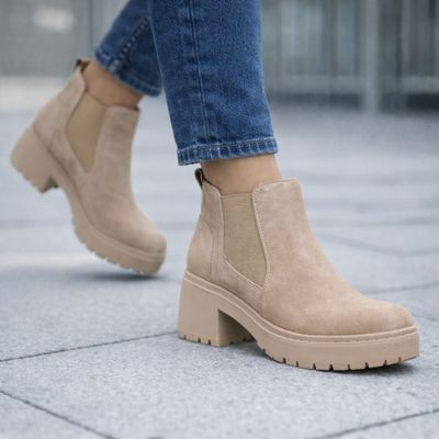 114625/TAN Ladies memory foam short boot w/heel