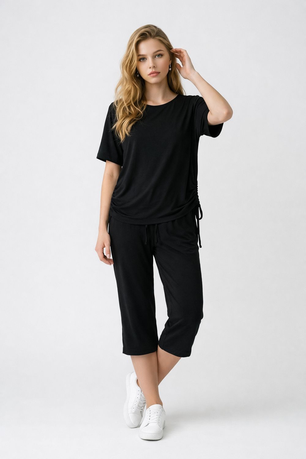 AM392 Elastic waist capri w/adjustable tie bottom and pockets