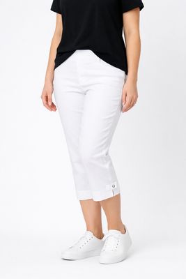 CP603 WHITE Pull on stretch capri w/pockets and side leg button detail