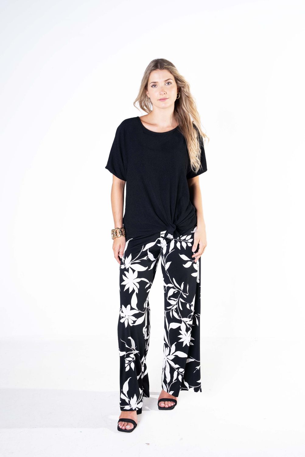 VC9250 Ladies wide leg printed pant w/belt and pockets