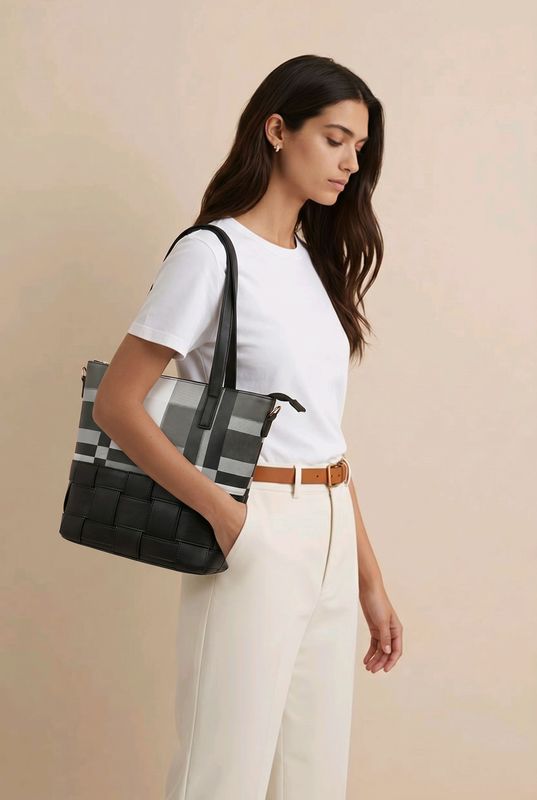 TO-1345A Top zip plaid tote purse w/weave bottom and extra strap