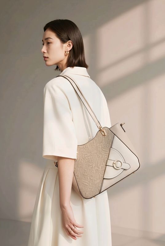 TO-1297A Top zip purse w/front buckle detail and extra strap