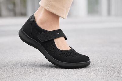 2255700 Ladies Mary Jane style velcro closed shoe