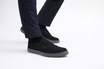 2243496 Men's loafer style light weight closed shoe