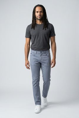 3641-7770-88 slightly tapered, straight leg, low waist