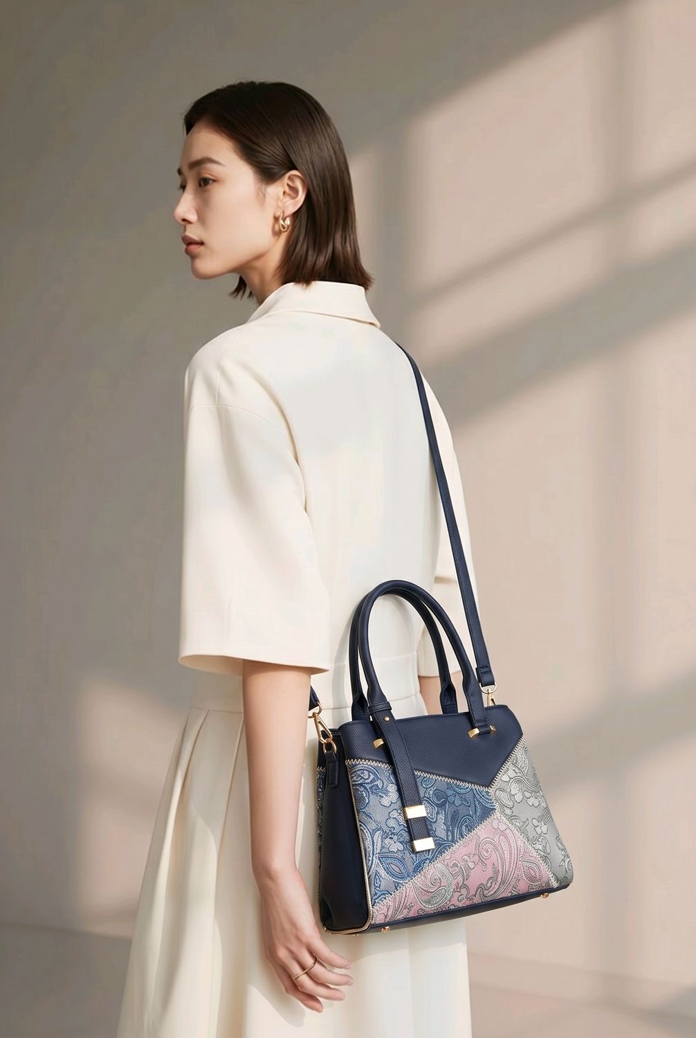 T1588A Top zip tote w/3 inside zips and extra crossbody strap
