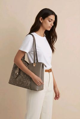 JE0623 Top zip tote w/3 compartments and extra crossbody strap